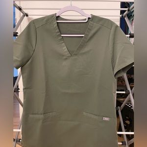 FIGS women’s 3 pocket scrub top: Moss